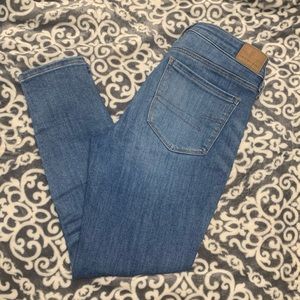 SOLD NWOT American Eagle jeans size 6 x-short